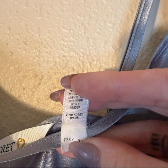 Victoria's Secret collection Shimmering Silver Chemise VTG 1998 S - Picture 4 of 5